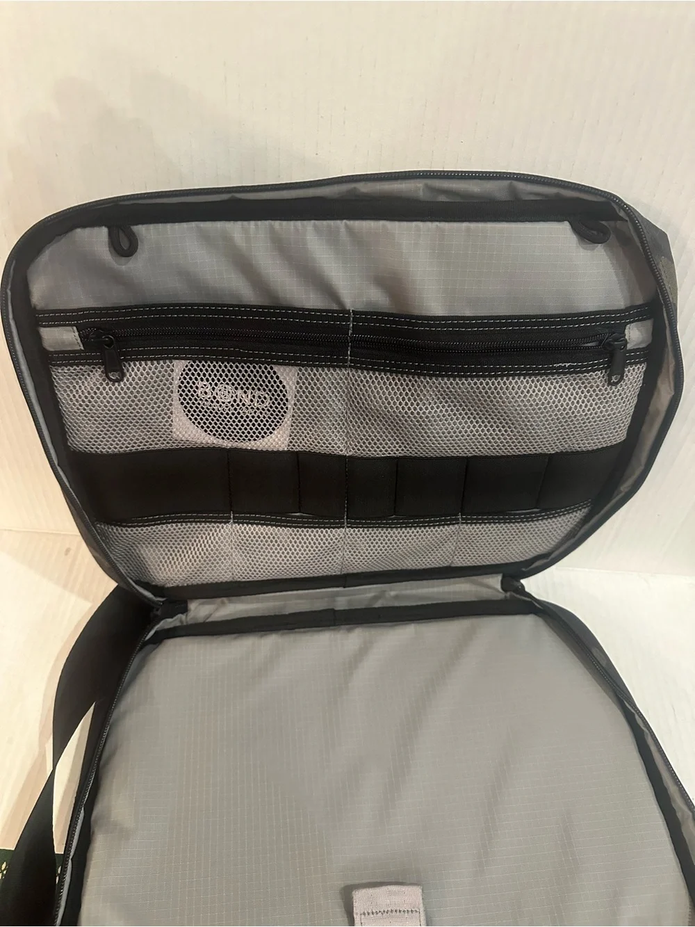 Bond Travel Gear laptop tote